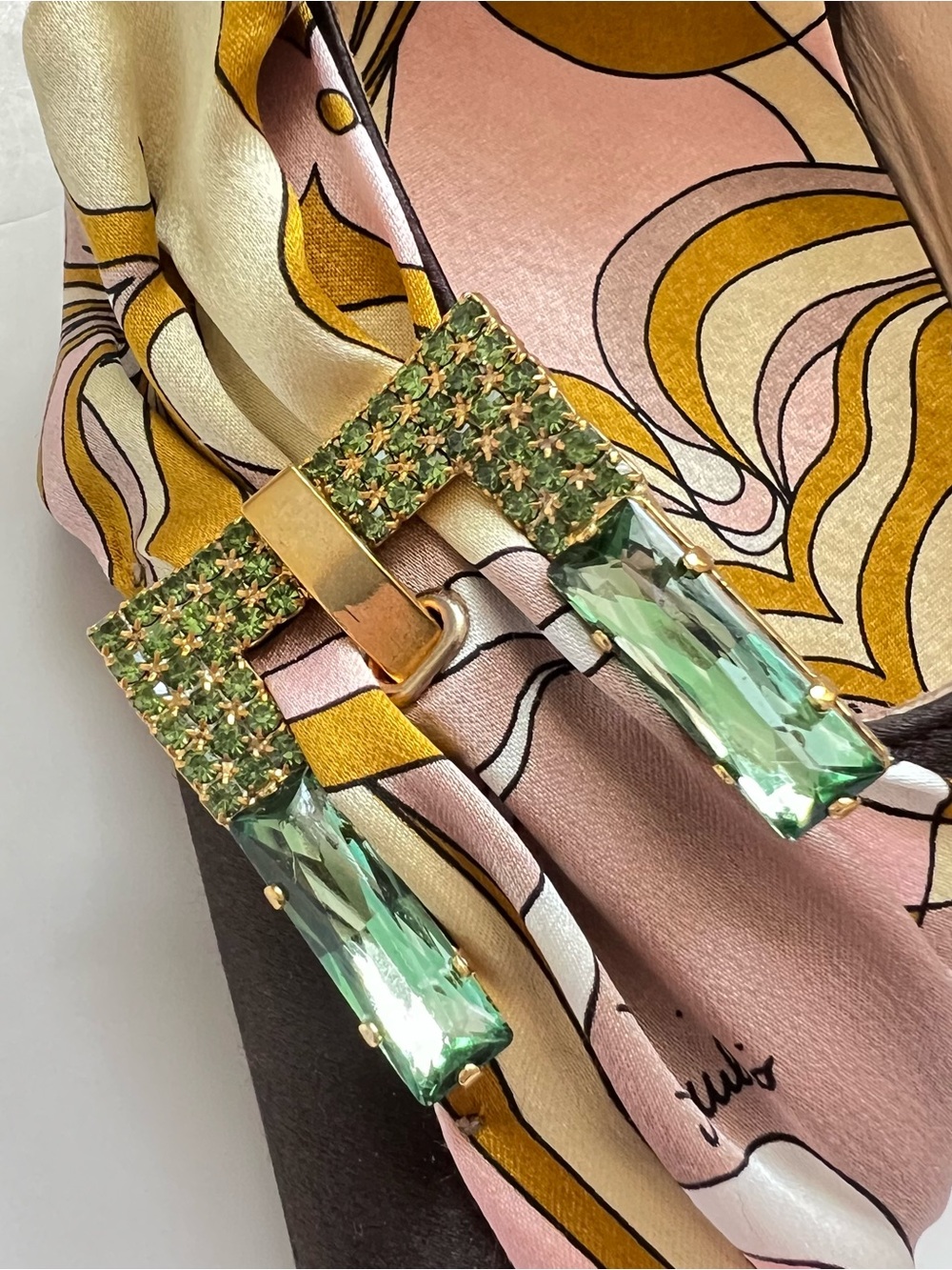 Vintage EMILIO PUCCI Silk Satin Mules w/ Emerald Crystal Buckle -Size EU 36.5 - Picture 6 of 14